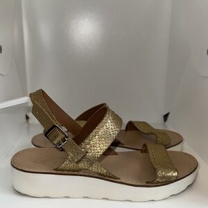 SEYCHELLES Platform Slingback SANDALS Metallic Gold Snake Print Women’s 7